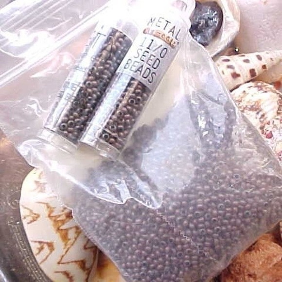 2mm Metal Sead Beads Matte Antique Copper 11/0 Brown Fall Dark Vintage Finish - Picture 1 of 2